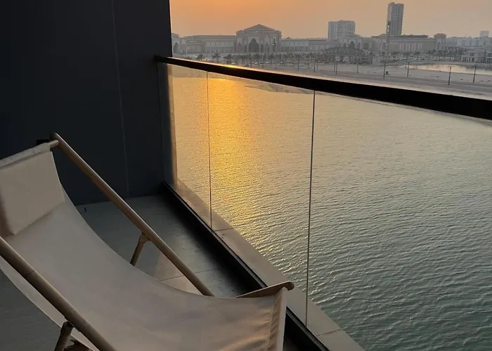 2Brseaviewmaster Bathtub And Balcony